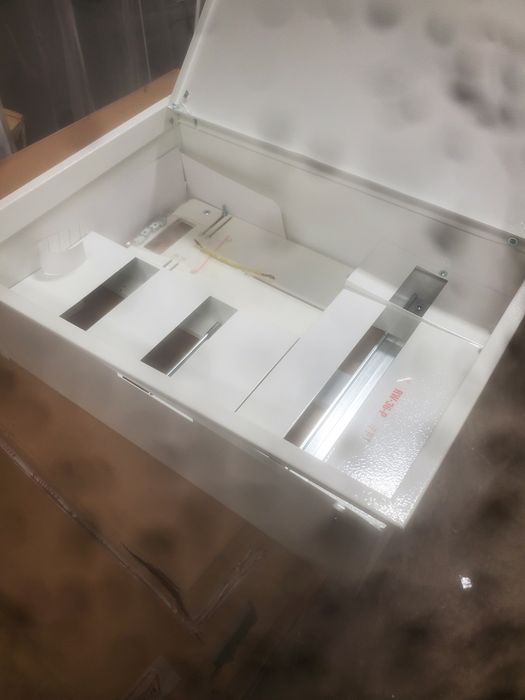 Skrzynka elektryczna metalowa rozdzielnica modułowa