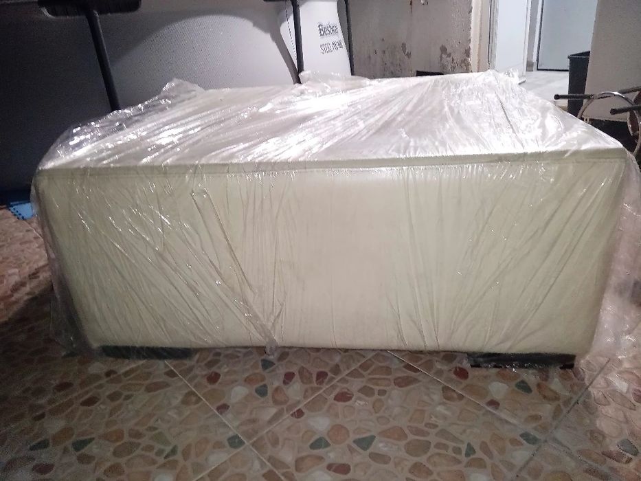 Venda urgente Sofá  branco – Bom estado