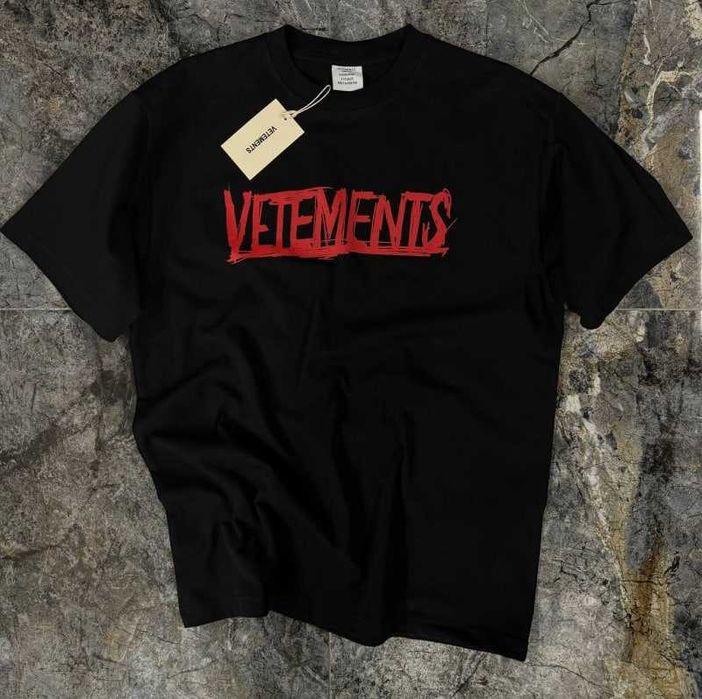 Футболка VETEMENTS с бирками оверсайз