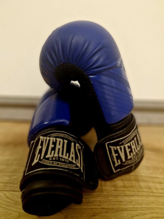 Перчатки боксёрские