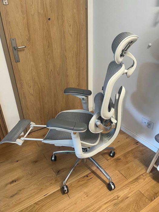 Sihoo Doro C300 Pro V2 – fotel ergonomiczny z podnóżkiem
