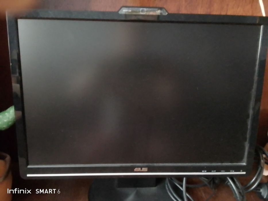 Продам робочий монітор ,з кабелями.Ціна 1400.00 гривень