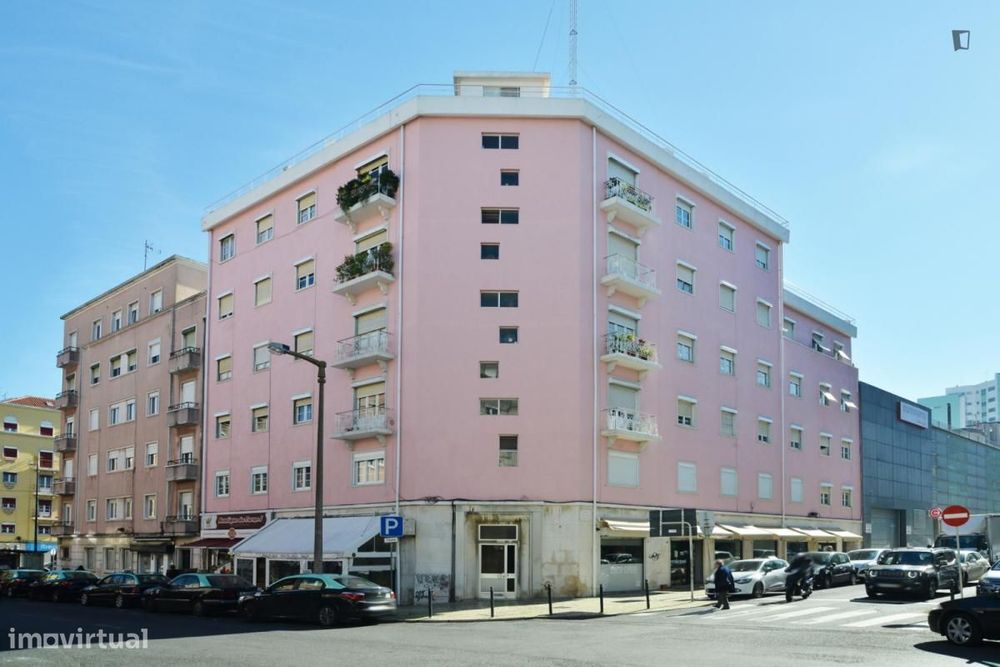 Quarto - localizado em Entrecampos Lisbon
