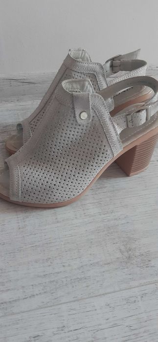 Sandały.szpilki szare