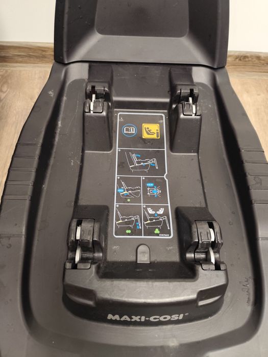 Fotelik Maxi Cosi 0-15 M z bazą MC PearlPro2  oraz FamilyFix2
