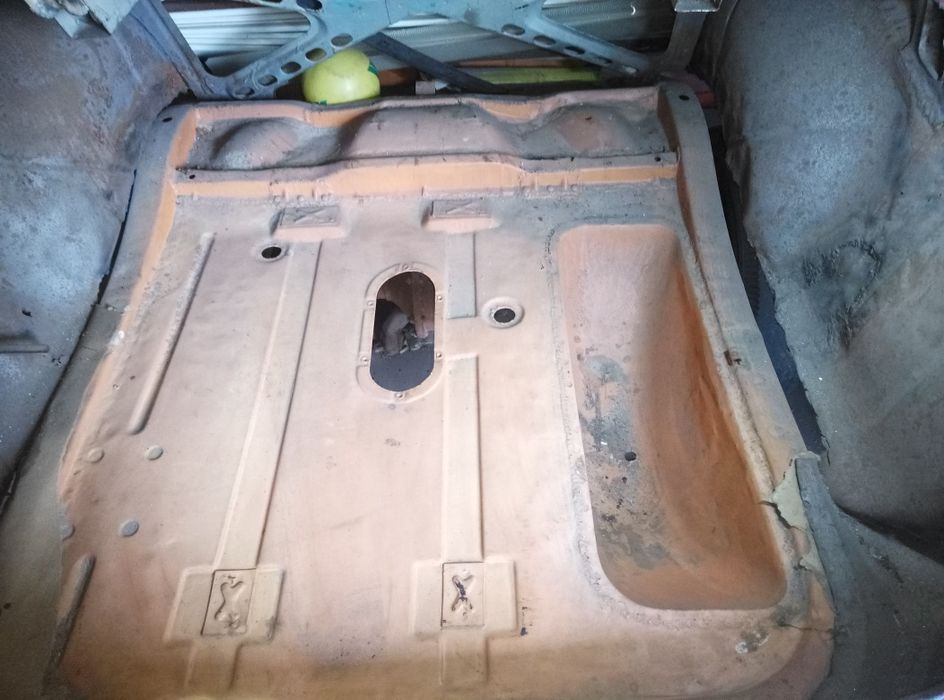 Нове днище газ 21