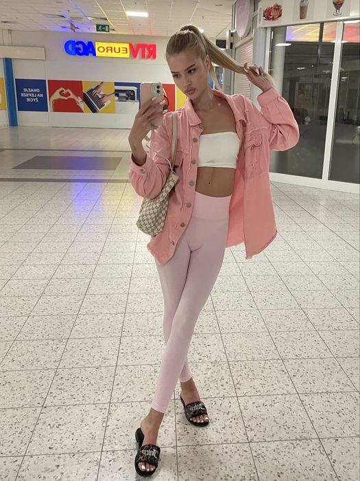 różowe legginsy damskie