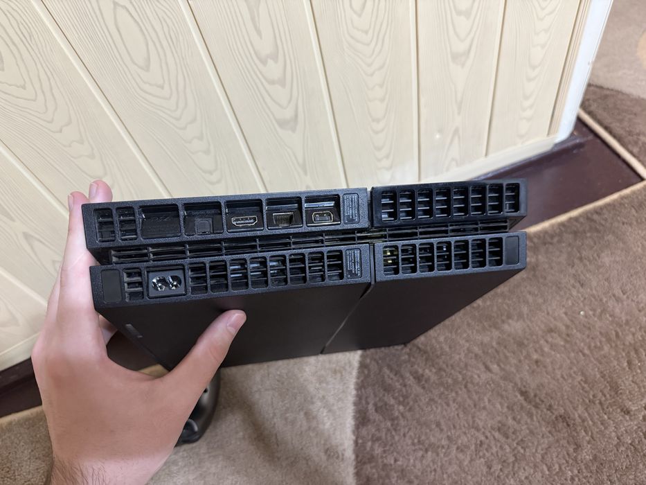 PS4 FAT 1 TB + 4 игры + Джойстик + Новые провода