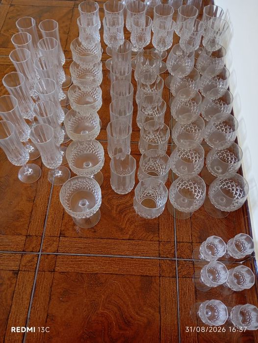 Conjunto completo de copos de cristal