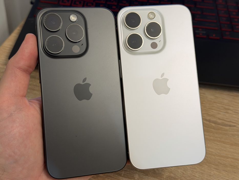 Apple iPhone 15 Pro 256GB eSim Black & White