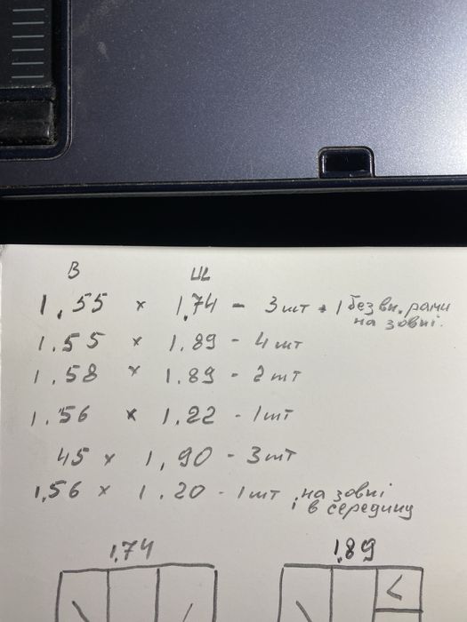 Вікна деревяні збережені. Засклені