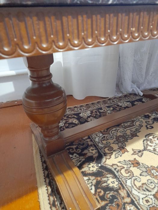 Стіл мраморний (лава)