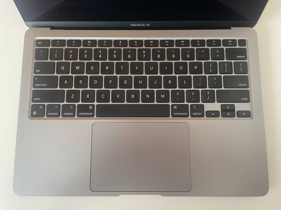 Macbook Air 13" M1 (8/256GB)