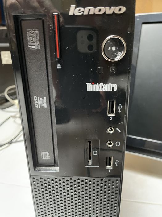 Computador Lenovo desktop + monitor + teclado e rato