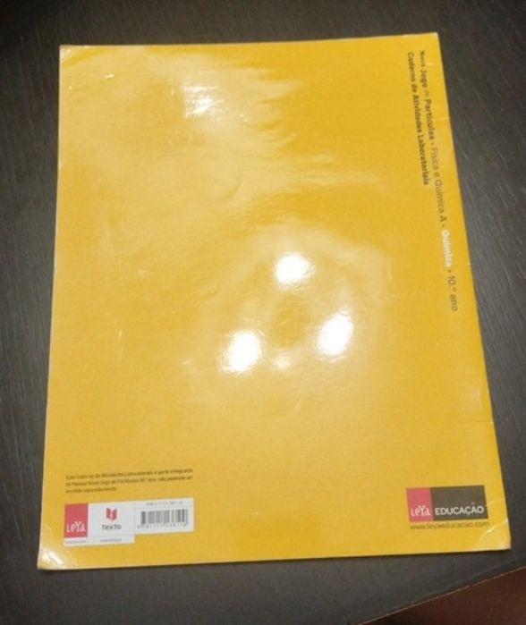 Caderno de atividades Laboratoriais física e química A 10 ano