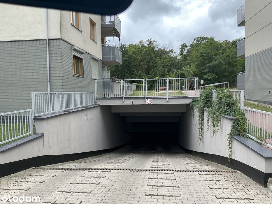 Garaż na wynajem Osiedle Polonia