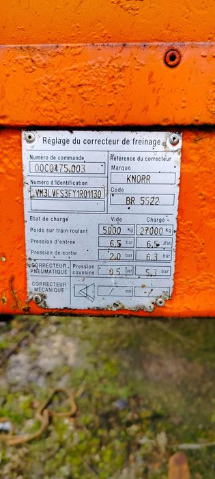 naczepa laweta dwupoziomowa 3 osiowa LAMBERT(KNORR)