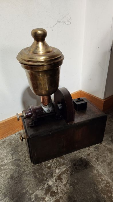 Vendo moinho de Café antigo restaurado