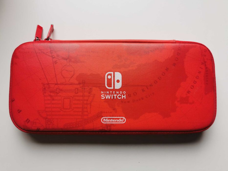 Nintendo Switch plus dock, karta microSD 128 GB, futerał, dodatki