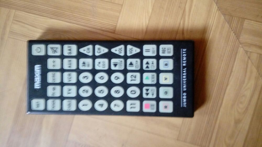 Pilot uniwersalny duzy dla seniorów