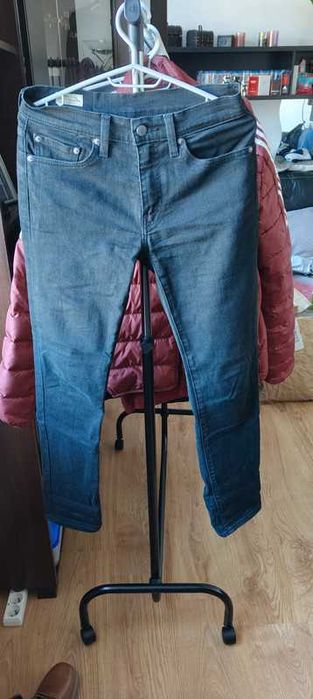 Levi's Premium Jeans.  W28  L30
