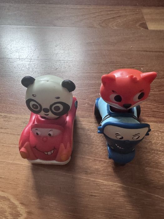 Zestaw pierwszych samochodzików dla maluszka