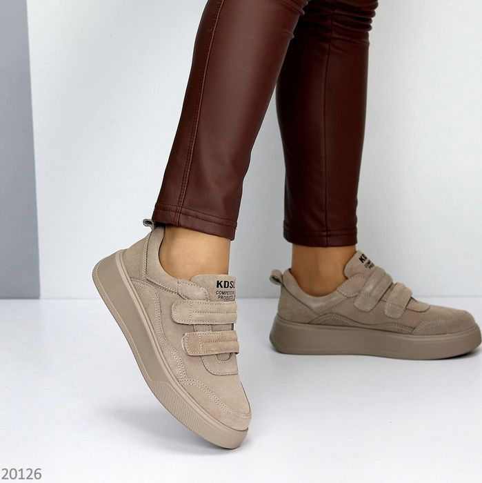 Жіночі шкіряні кеди в кольорах