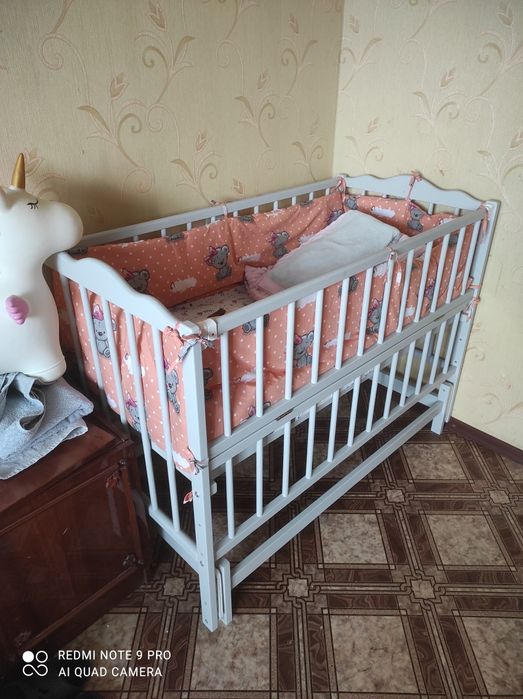 Дитяче ліжечко маятник