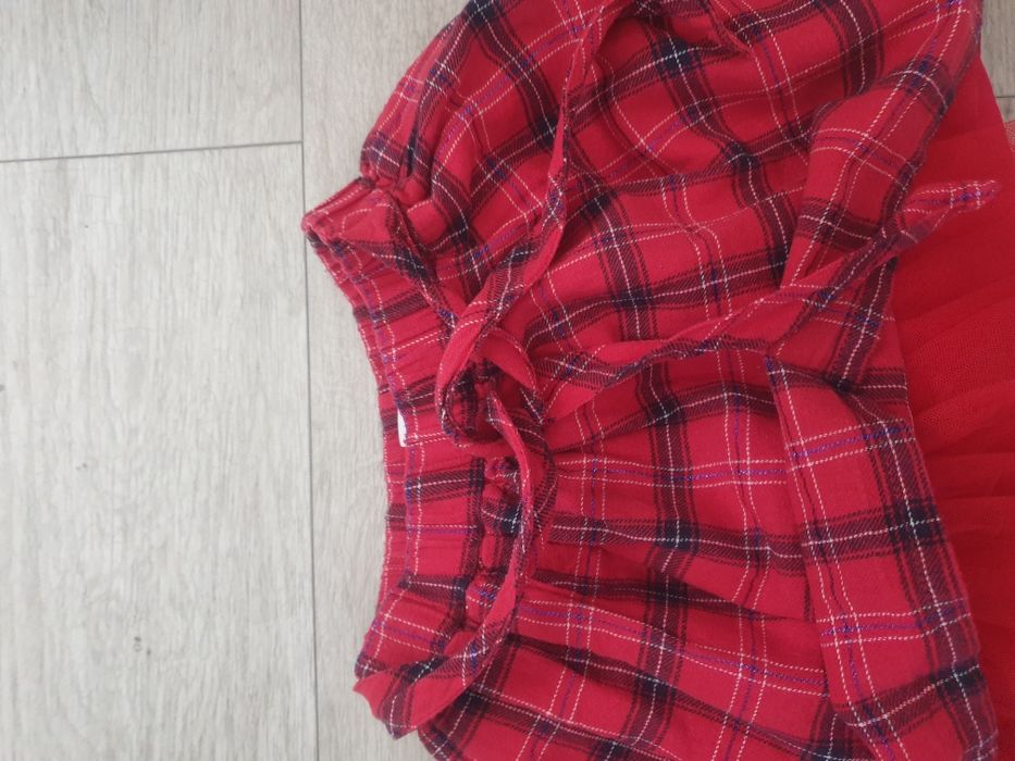 Czerwona spódniczka