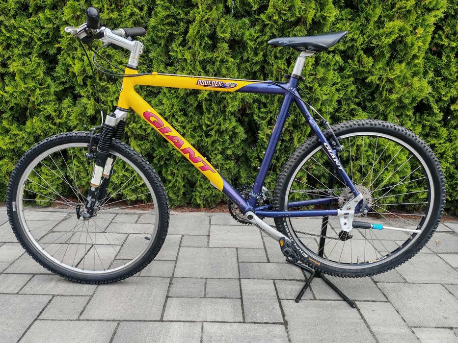 Giant Boulder Team rower MTB