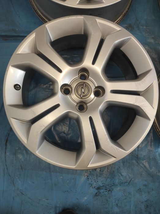 Felgi aluminiowe OPEL R 17 4x100 Czujniki