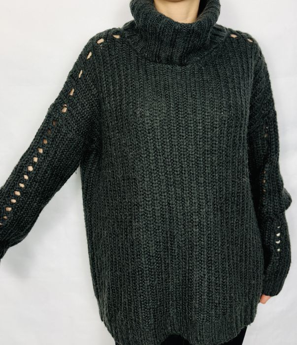Ciemnoszary sweter z ażurowymi rękawami L 40