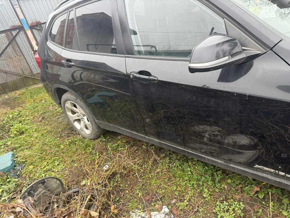 Двері передні + задні ліві + праві BMW X1 E84 668 комплектні без карти