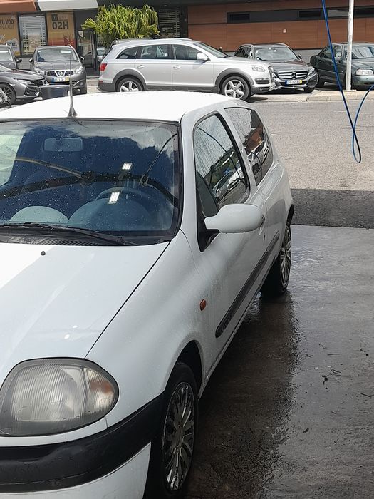 Calon Renault clio económico