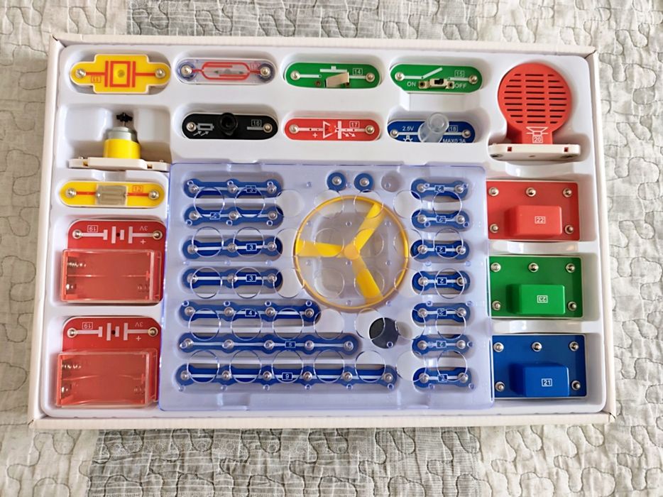 Електронний конструктор на 180 схем