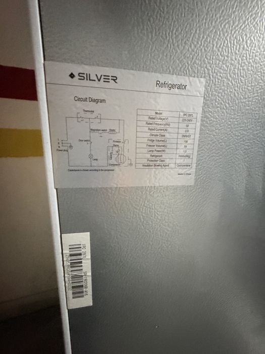 Frigorífico combinado SILVER em bom estado
