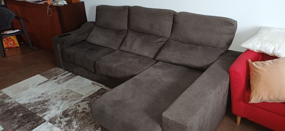 Sofá com chaise longue