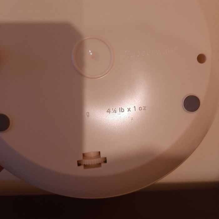 Tupperware Balança