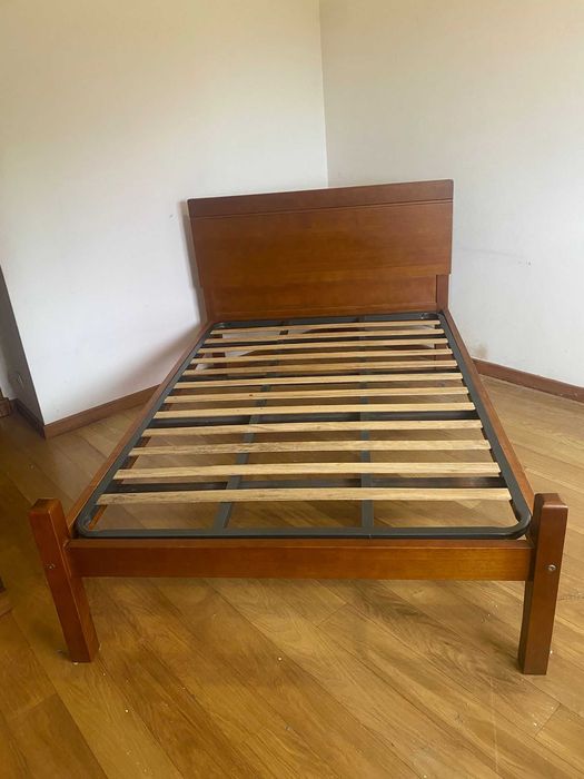 Quarto completo em madeira