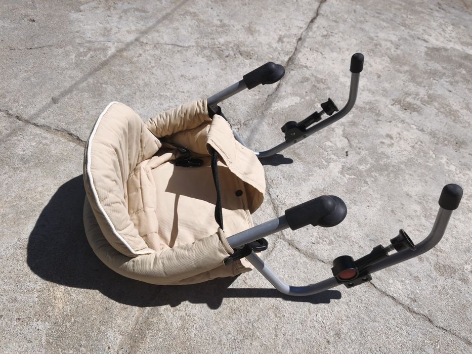 Cadeira de mesa bebé