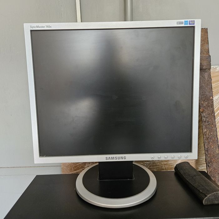 Монитор Samsung SyncMaster 740 N
