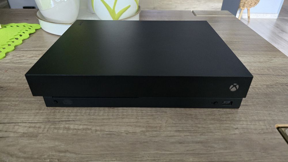 Konsola XBOX one X
