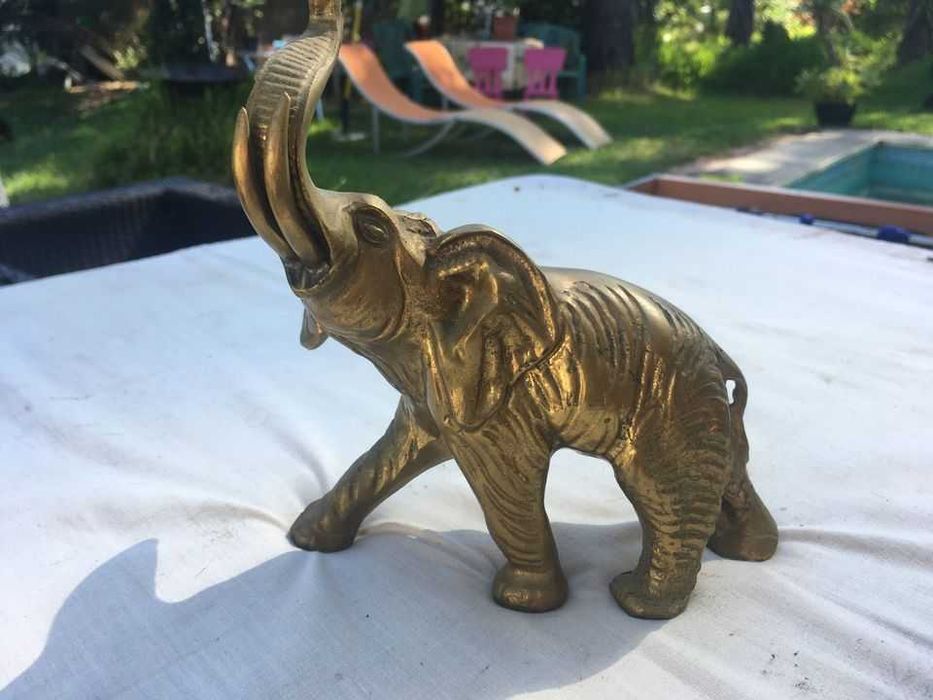 elefante em bronze