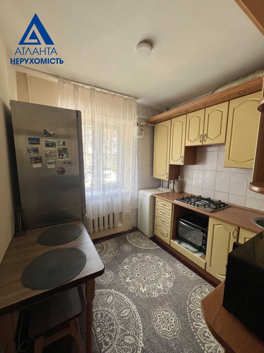 Продаж 3-кімнатної квартири з роздільними кімнатами - на проспекті Грушевського.