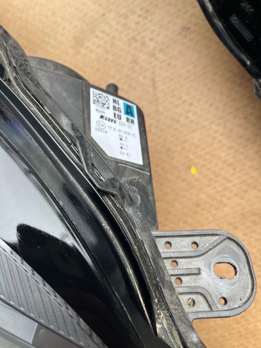 Toyota Aygo X 25r lampa przod lewa prawa Oryginal