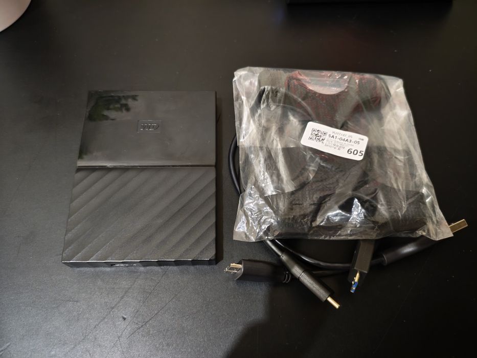 Зовнішній HDD 1TB WD My Passport 2.5" USB 3.0 + кабель Type-C