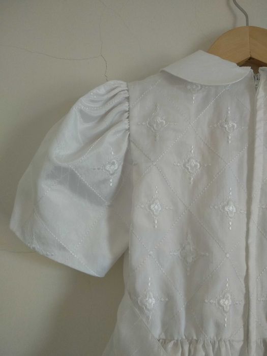 Vestido Branco Bordado Criança 6 Anos