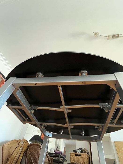 Mesa vidro preto extensível em bom estado – oportunidade