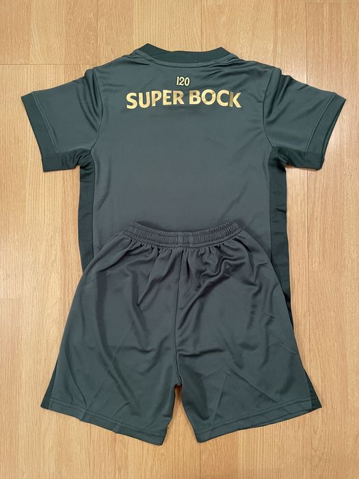 Kids kit football sporting style