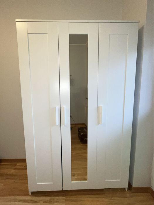 Biała szafa ikea Brimnes